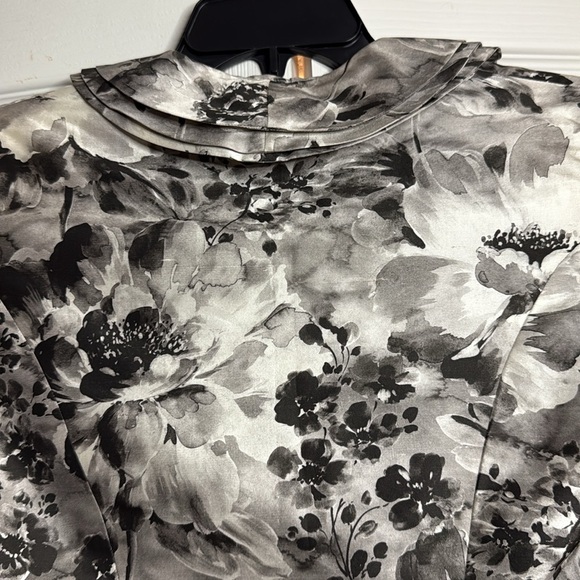 PAULE VASSUER Monochrome Floral Ruffle Blazer size 40(8) - Picture 6 of 7